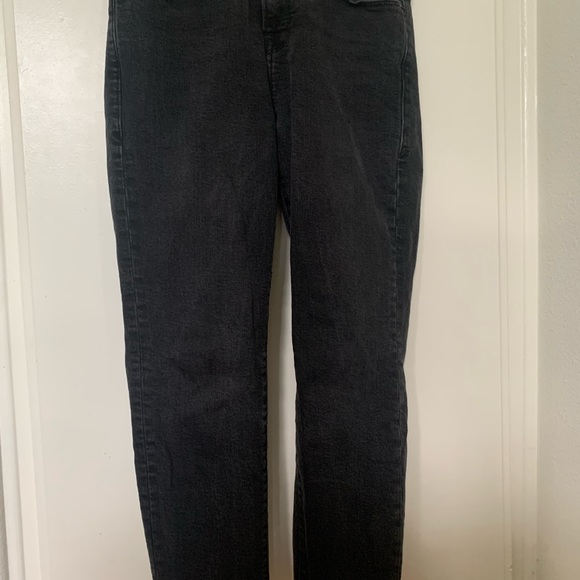 Good American. Good Girlfriend petite fit. Distressed. Size 0. Very light wear. - Picture 4 of 5